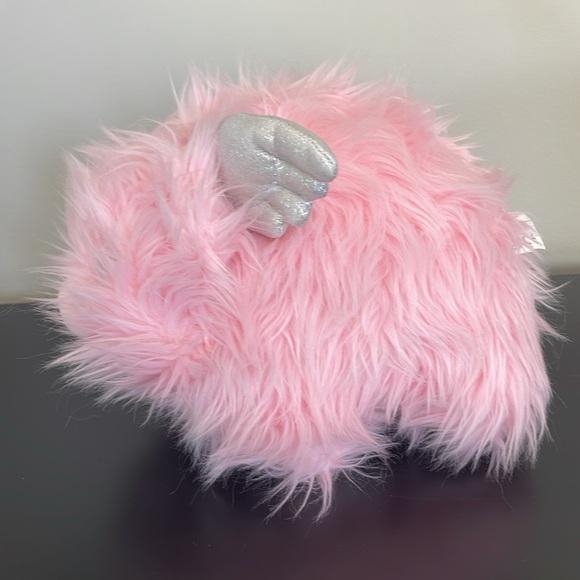 Fluffy flying pig plush🪽 - Picture 4 of 8